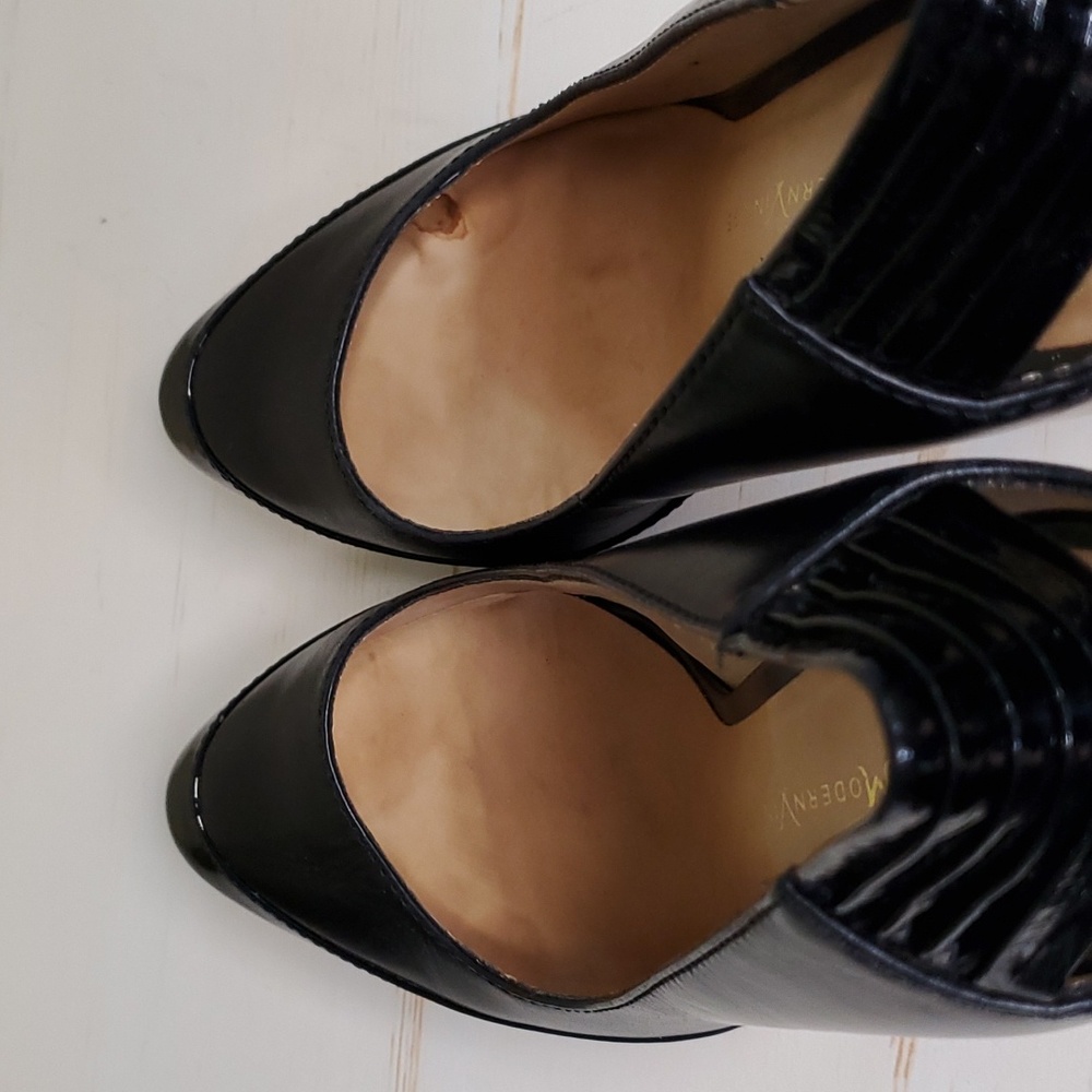 Modern Vintage | Black Leather Pumps Sz 36 1/2 - Picture 10 of 12